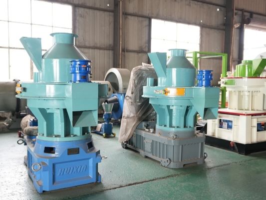 Αυτοματοποιημένη μηχανή σβόλων λιπάσματος πουλερικών μηχανών 11kw σβόλων πριονιδιού