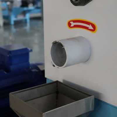 500kg/H μικρός σβόλος τροφίμων ψαριών που κατασκευάζει τη μηχανή 2.2kw την τέμνουσα δύναμη
