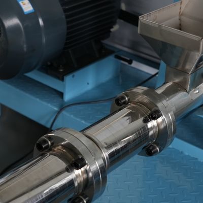 Υψηλή αυτοματοποιημένη παραγωγικότητα μηχανή 500kg/H σβόλων τροφών ψαριών