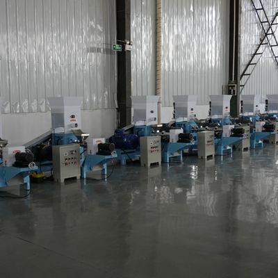 Υγρός τύπος μηχανών 450kg/Χ σβόλων τροφών ψαριών κυπρίνων χλόης MIKIM