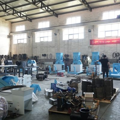 Αυτόματη επιπλέουσα υψηλή παραγωγή μηχανών 380Volt σβόλων τροφών ψαριών