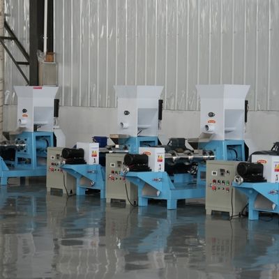 μηχανή τροφών ψαριών 1.5*1.1*0.8m μίνι επιπλέουσα που κοκκοποιεί 60 σε 700kg/Χ