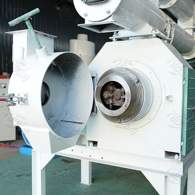 Μικρή αυτοματοποιημένη τροφή κοτόπουλου που κατασκευάζει τη μηχανή 350-450kg/H σβόλων ζωοτροφών μηχανών