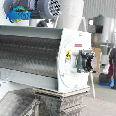 Ηλεκτρική προσαρμοσμένη μηχανή τάση σβόλων τροφών πουλερικών βοοειδών κοτόπουλου 3kw-30kw